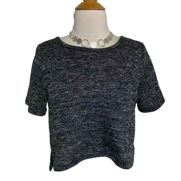 Forever 21 S black cropped to its zipper on back - Picture 1 of 4